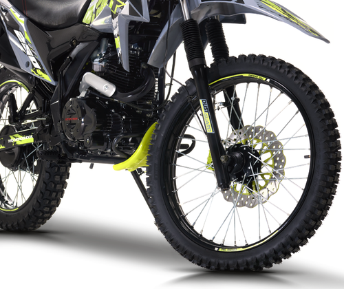 Motocicleta marca Treck modelo Matt 250cc color verde rueda